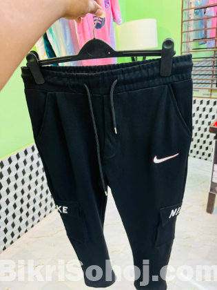 চেক শার্ট, ড্রপ সোলডার, জার্সি, জগারস পেন্ট